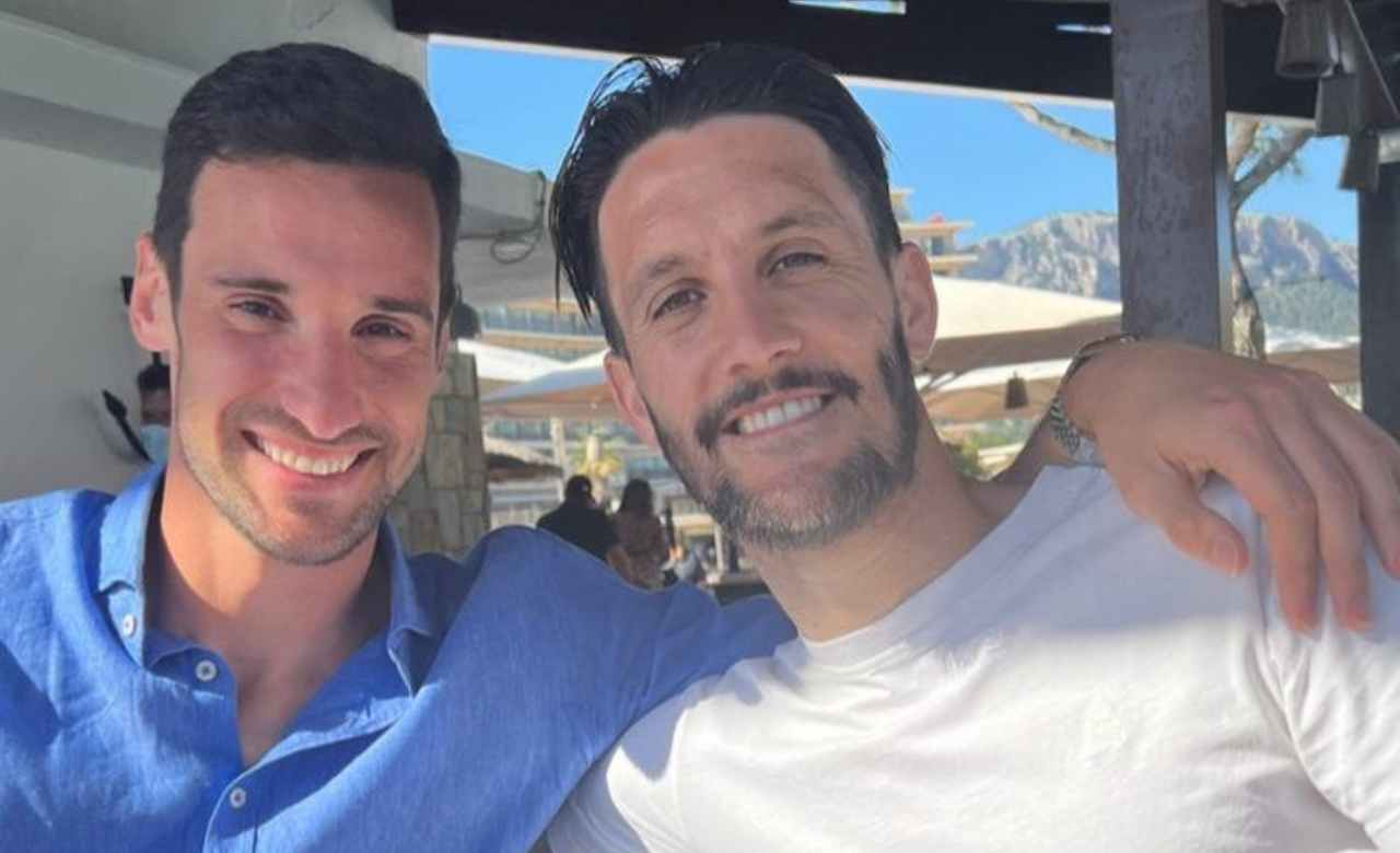 Luis Alberto pubblica una foto su Instagram con Sergio Rico e i colori biancocelesti