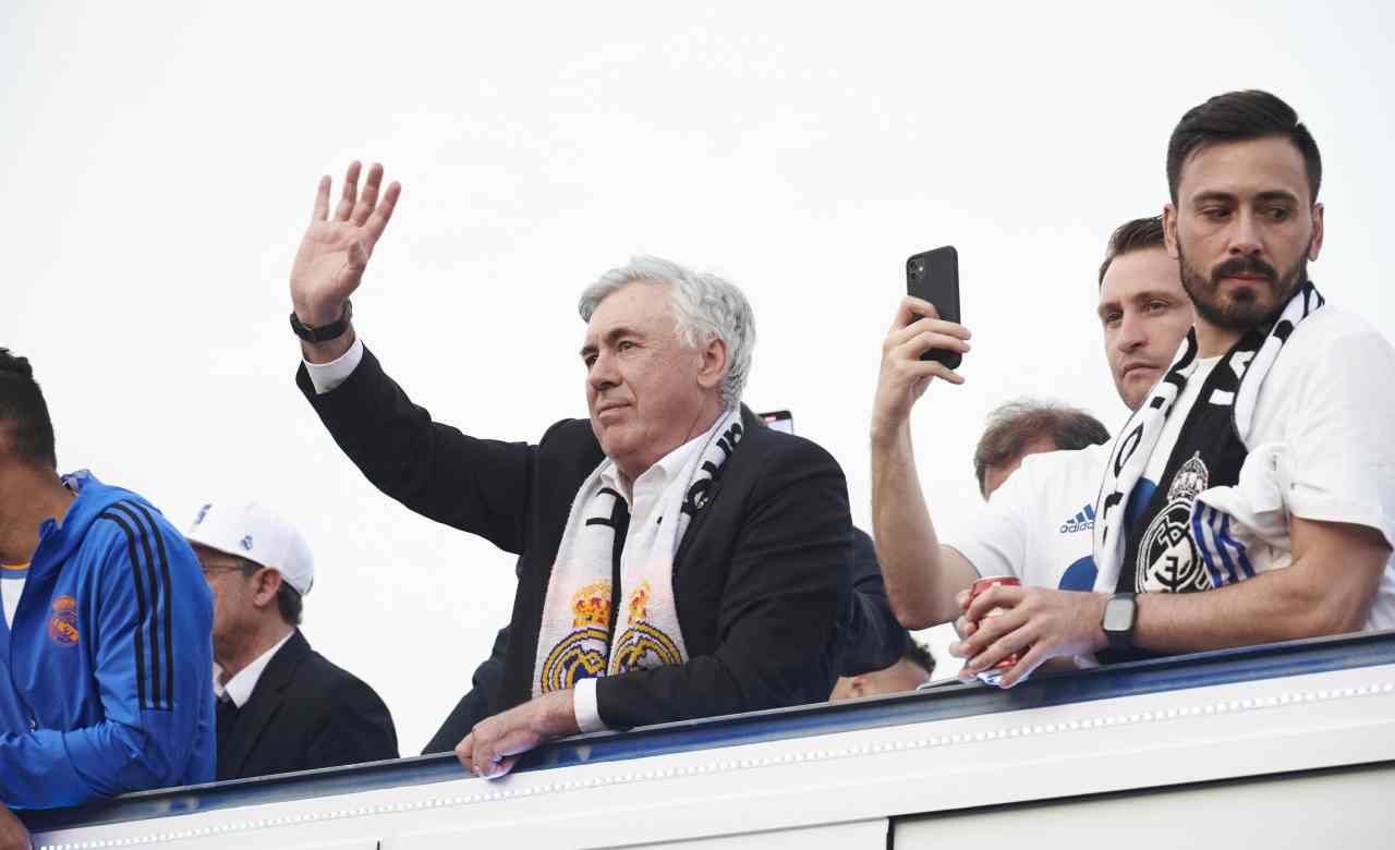 I festeggiamenti di Carlo Ancelotti dopo la conquista della Liga (ANSA)
