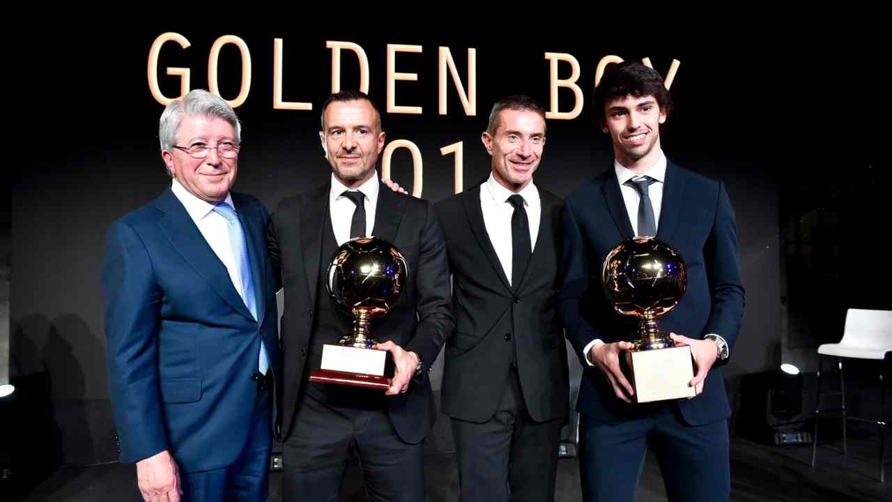 agenti al golden boy - foto LaPresse