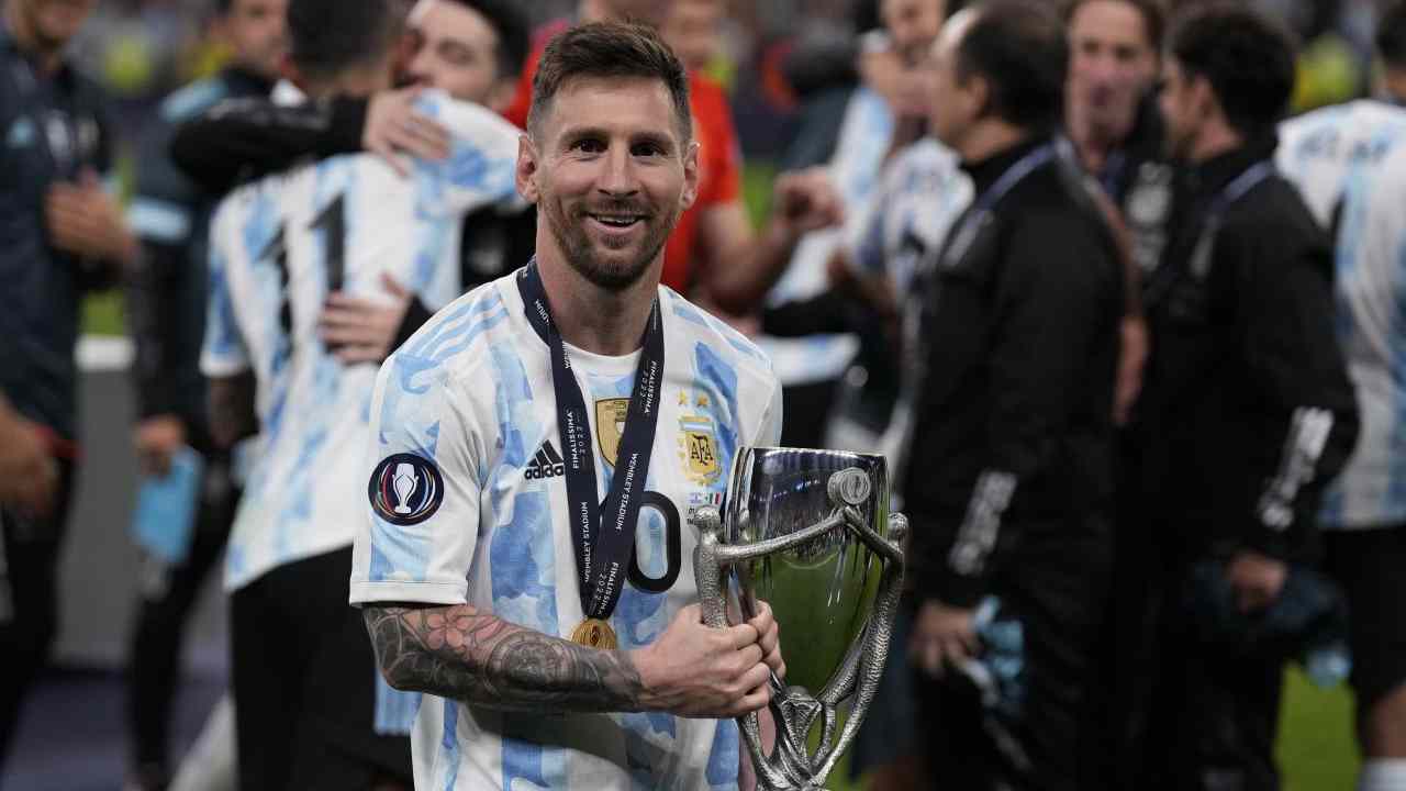 Leo Messi coppa - foto LaPresse