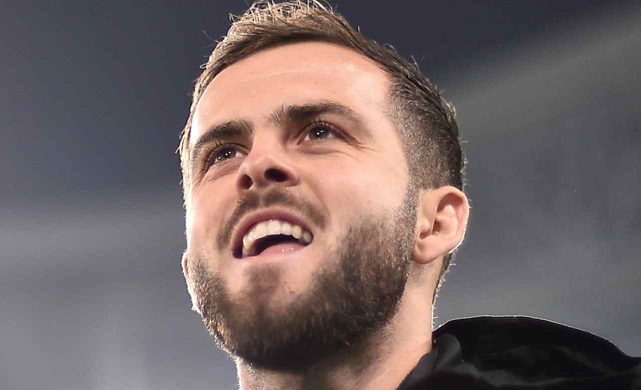 Pjanic pronto a tornare in Serie A con la Juventus che lo può riportare in bianconero (LaPresse)