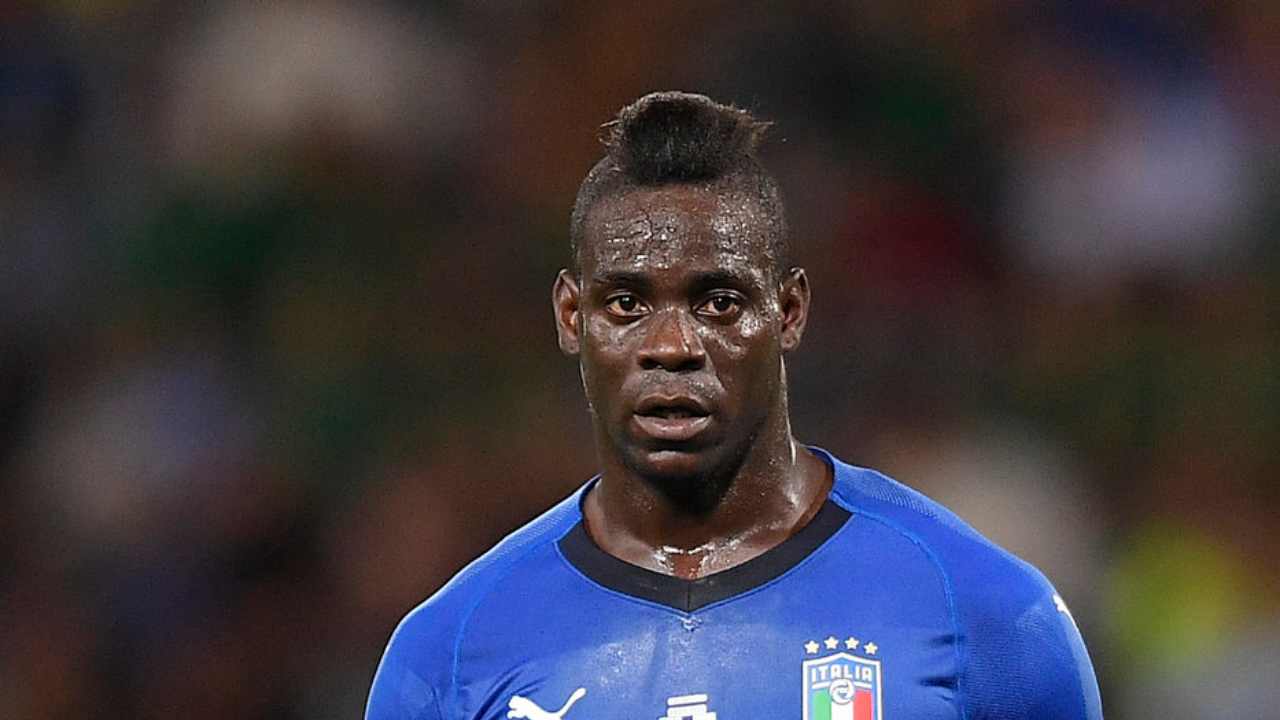 balotelli con Italia - foto LaPresse