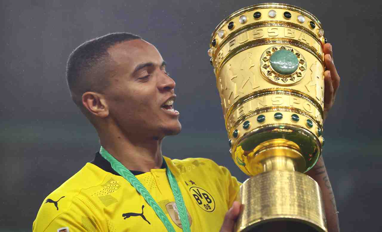 Akanji pronto a rinnovare con il BVB pur di trasferirsi all'Inter (LaPresse)