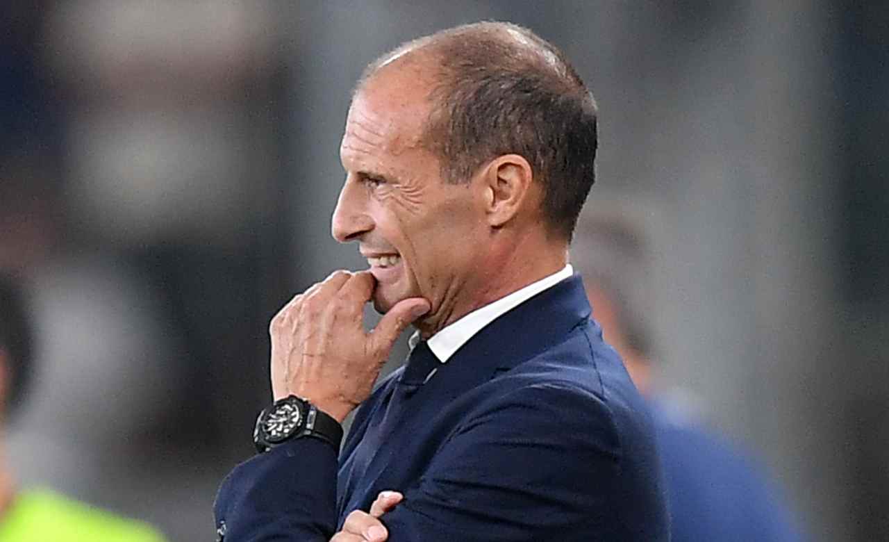 Massimiliano Allegri alle prese con un doppio forfait tra gli infortuni della Juventus (LaPresse)