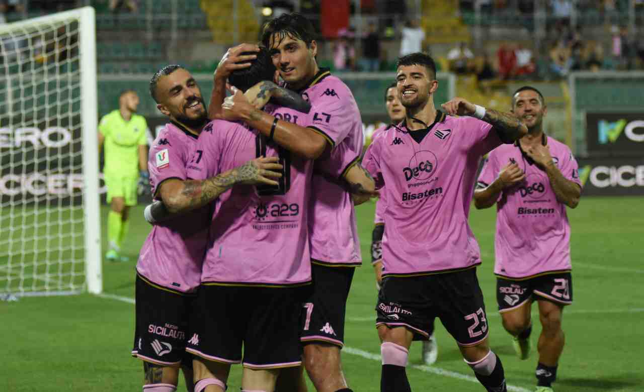 Nuovo corso per il Palermo pronto ad annunciare la guida tecnica (LaPresse)