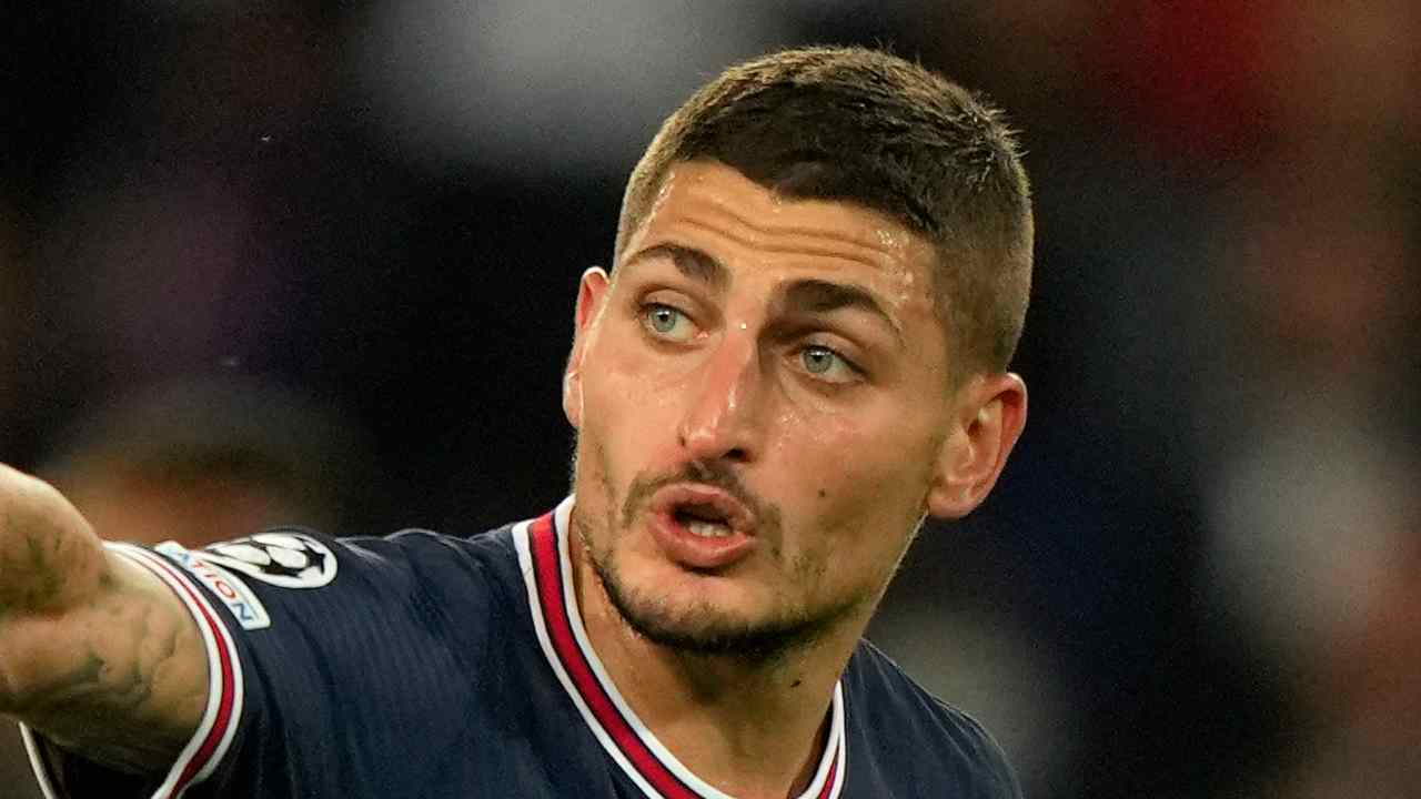 Verratti indica foto LaPresse