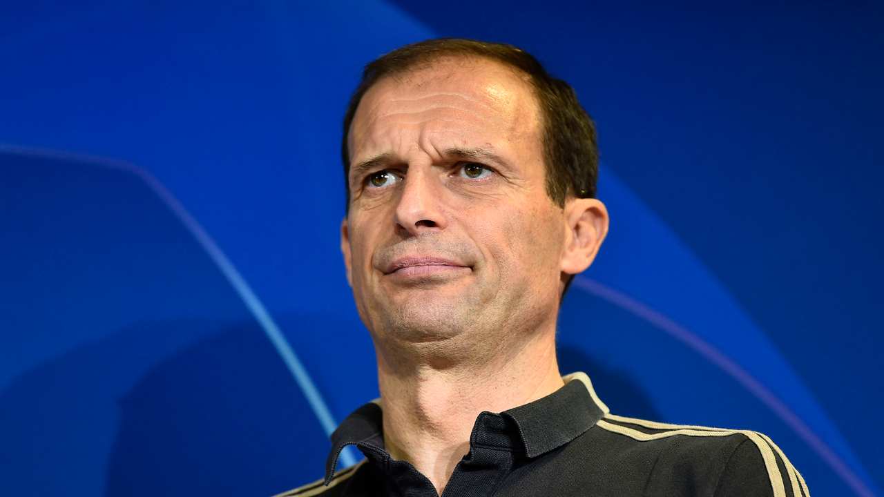 allegri sfondo blu foto LaPresse