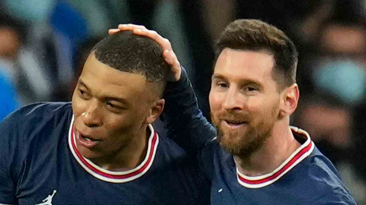 messi e mbappe foto laPresse