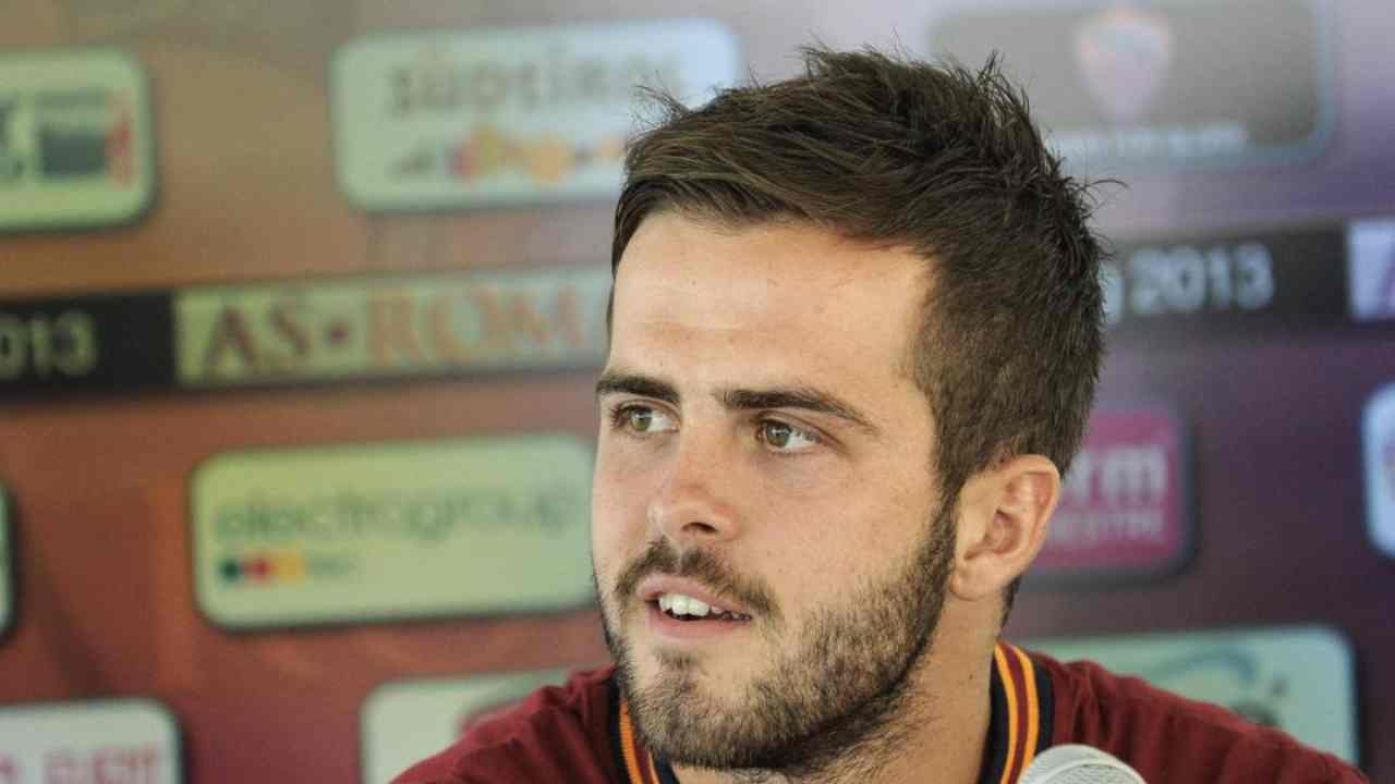 pjanic conferenza foto LaPresse