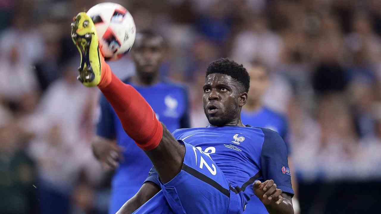 rovesciata umtiti foto LaPresse