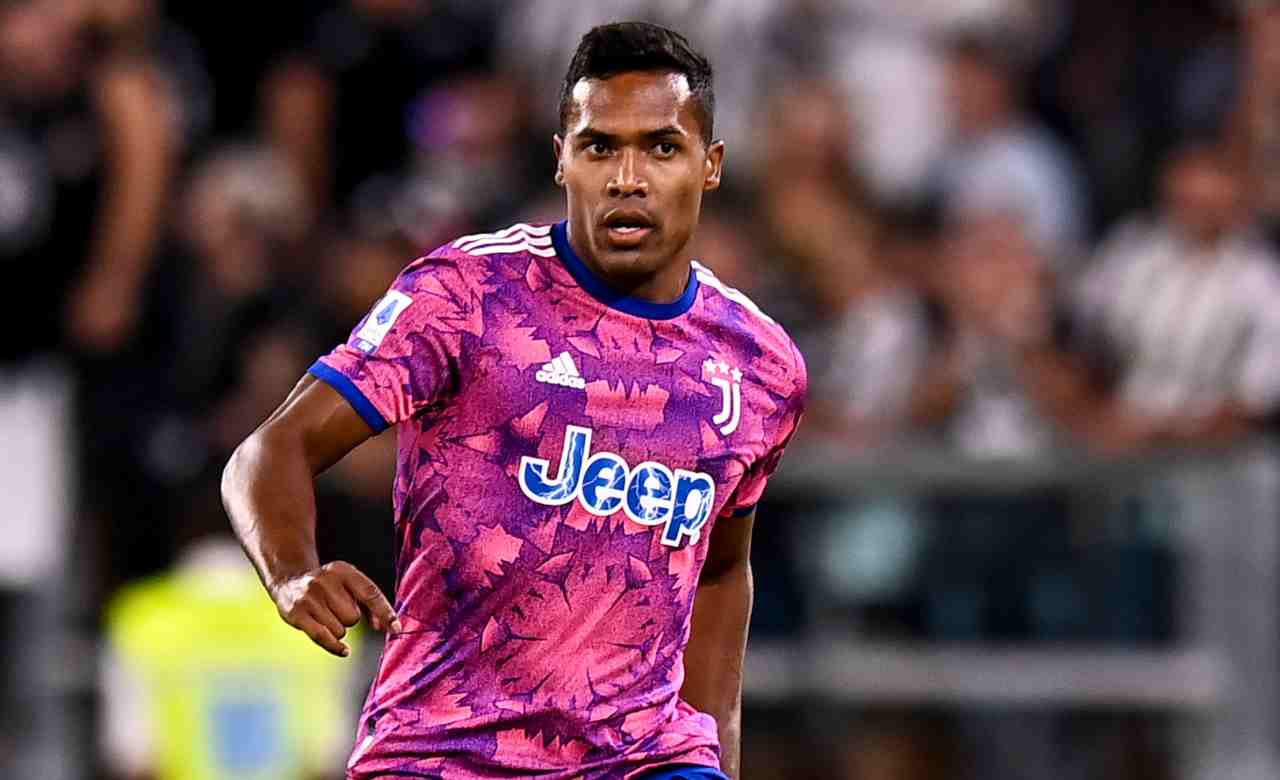 Alex Sandro lascerà a zero la Juventus, Grimaldo in pole come erede (LaPresse)