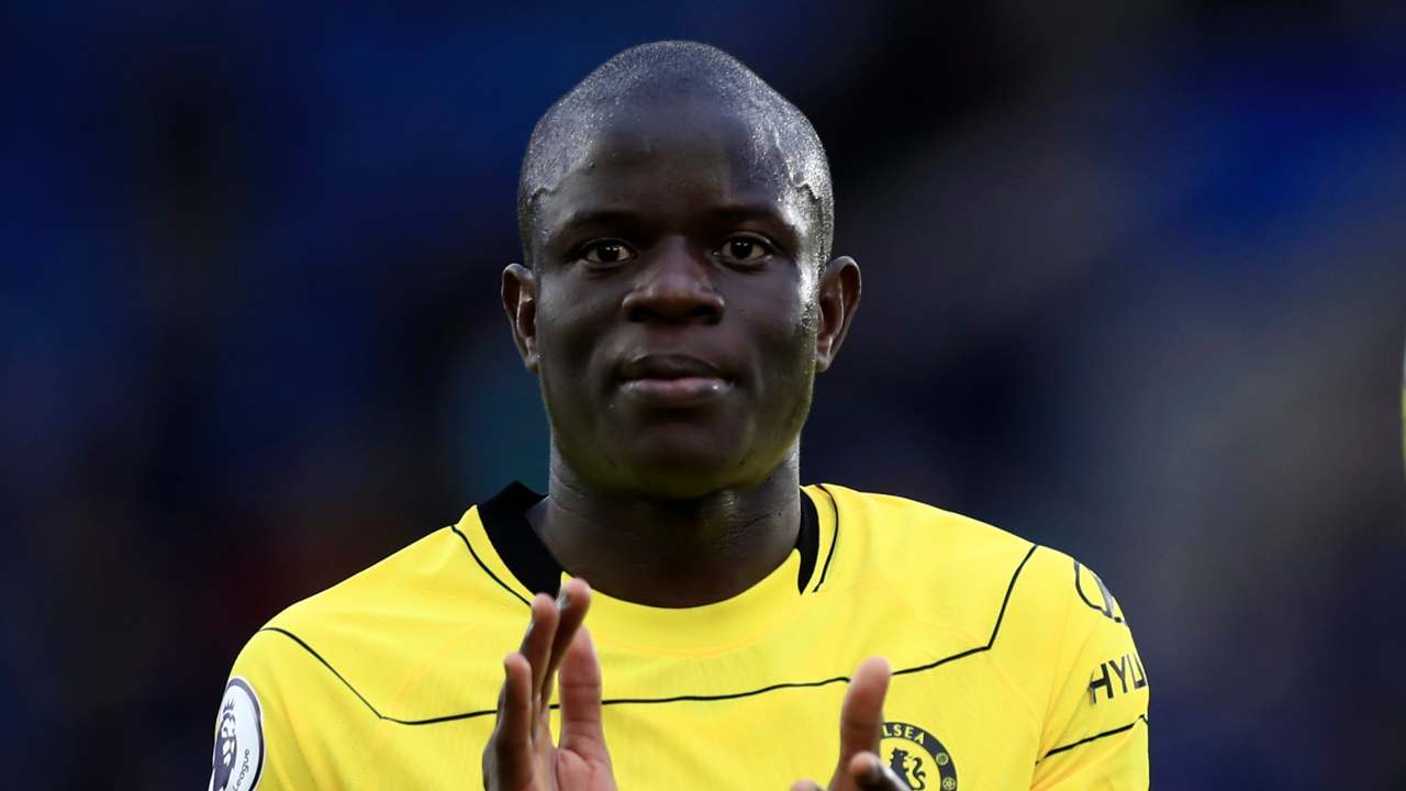 Kante applaude foto LaPresse