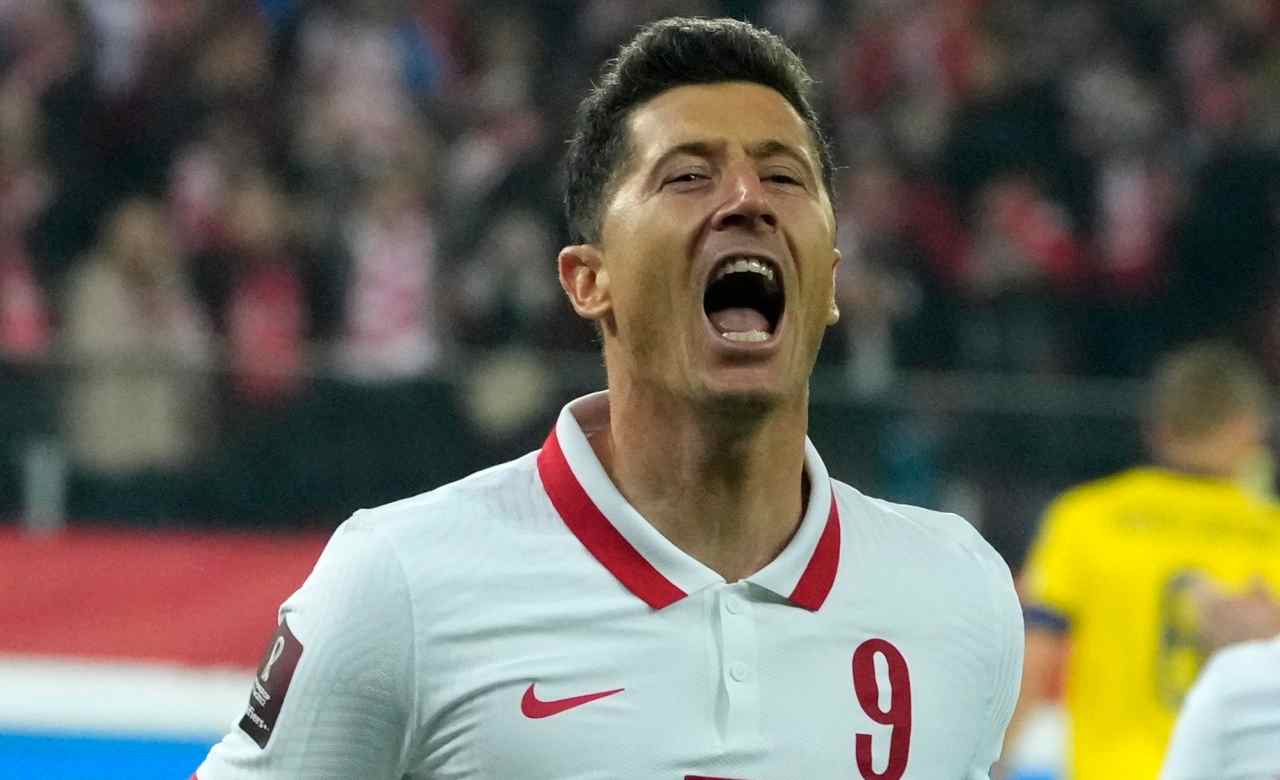 Kiwior ha stupito Lewandowski e può finire al Milan in estate (LaPresse)