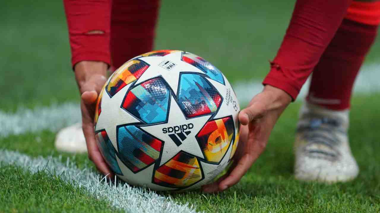 pallone in gioco foto Lapresse