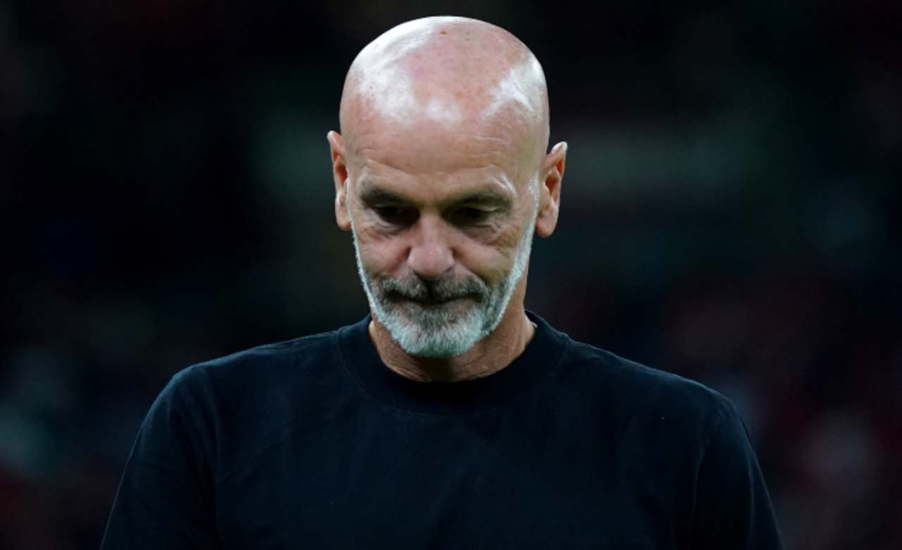 Stefano Pioli ha dovuto rinunciare a Calabria durante Milan-Napoli per infortunio (Lapresse)