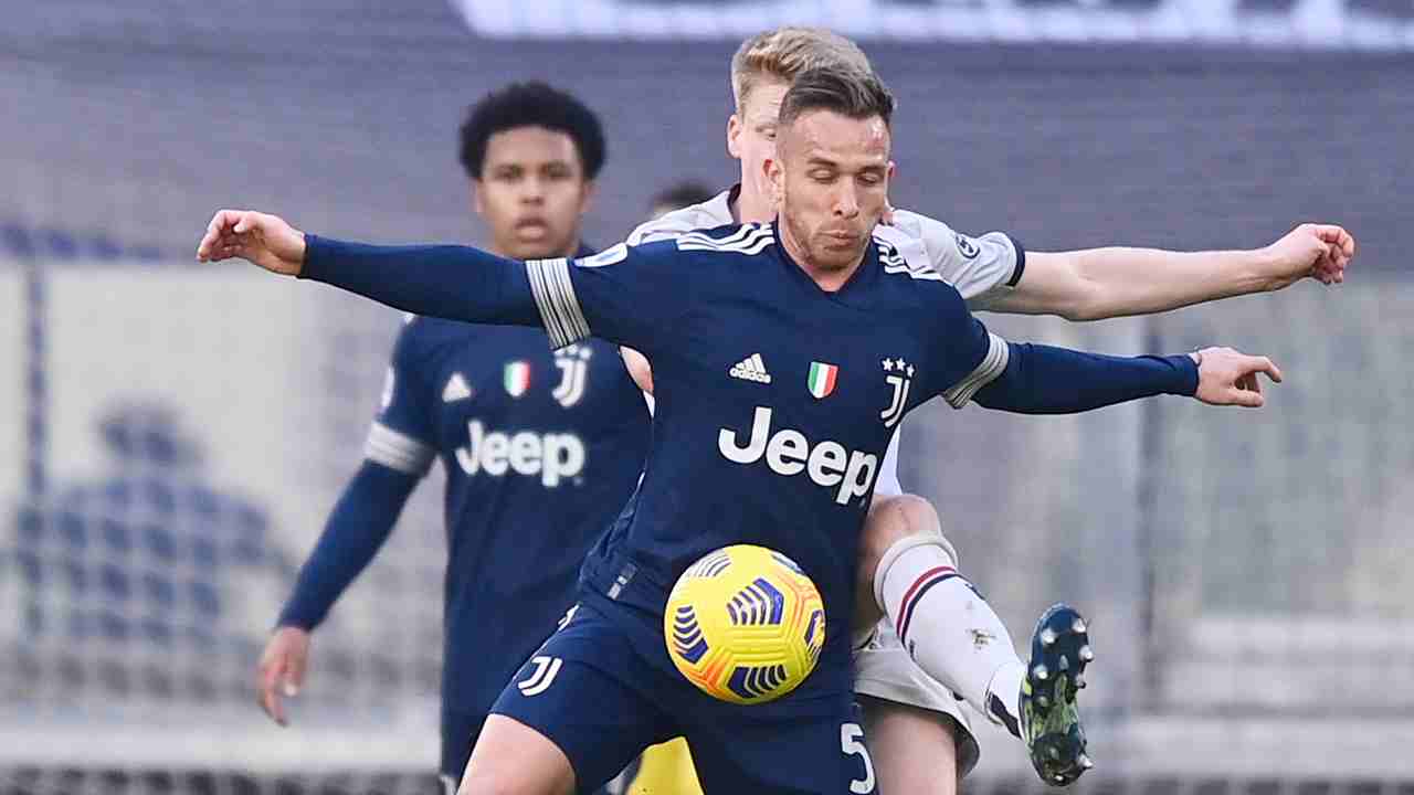 arthur in campo foto LaPresse