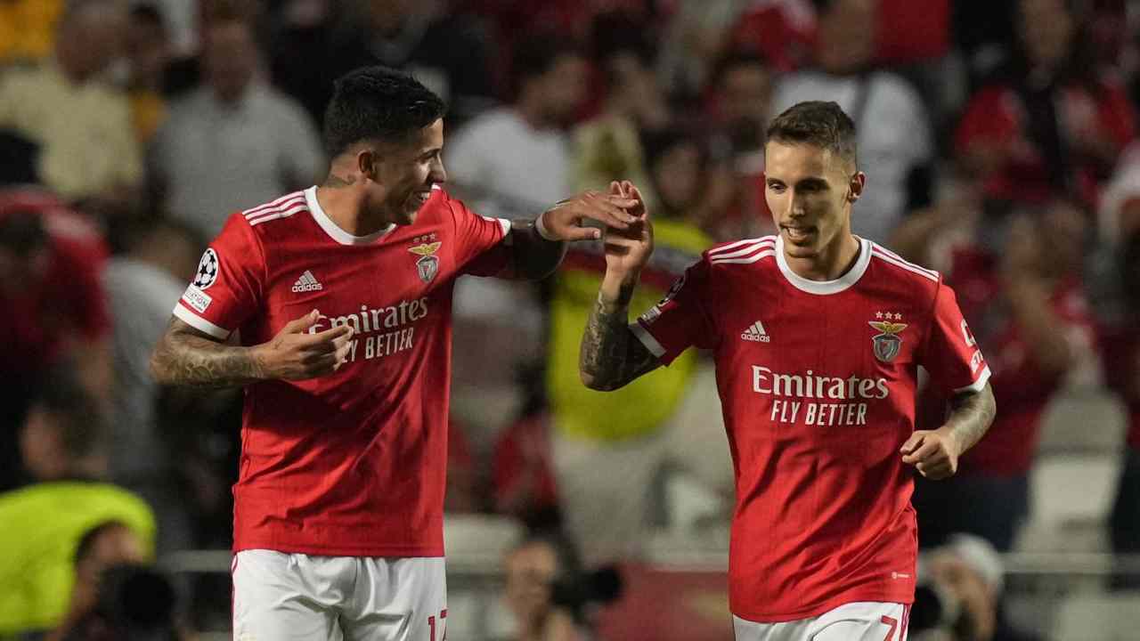 benfica con fernandez foto LaPresse