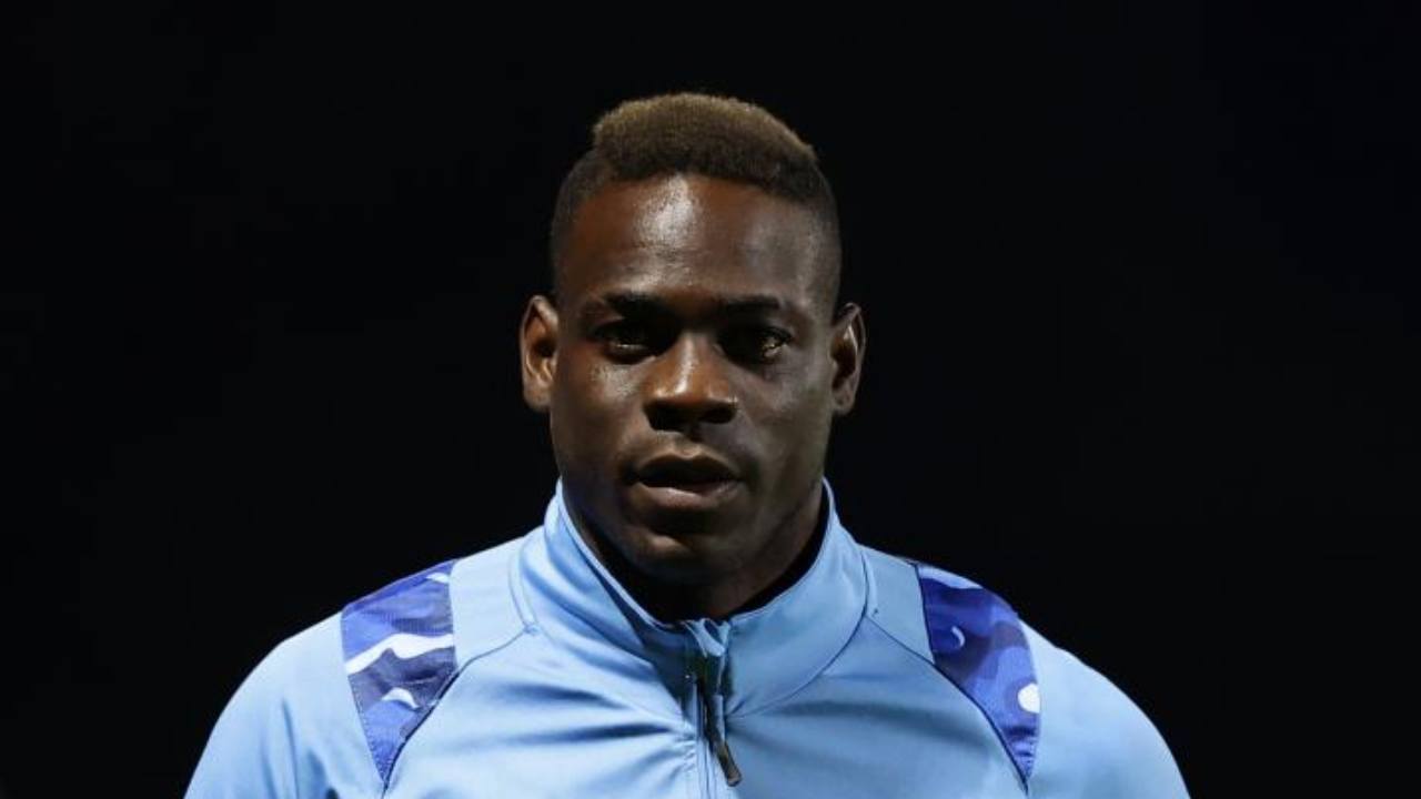 mario balotelli in tuta foto LaPresse