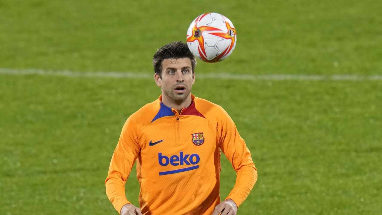 pique con pallone foto LaPresse