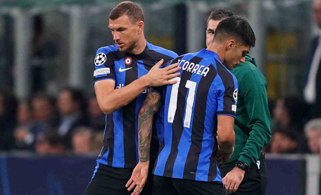 Dzeko prenderà il posto di Correa contro il Sassuolo infortunatosi contro il Barcellona (LaPresse)