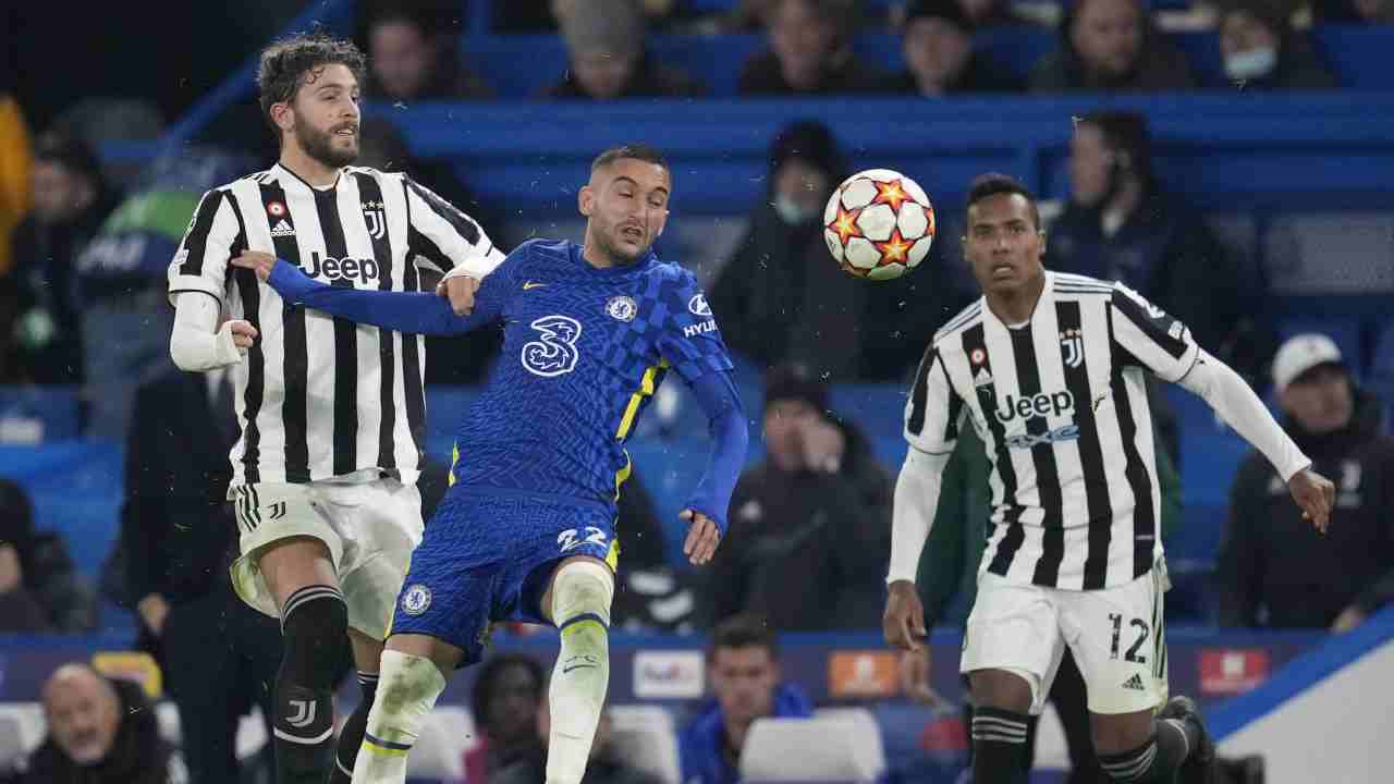 alex sandro in campo foto LaPresse