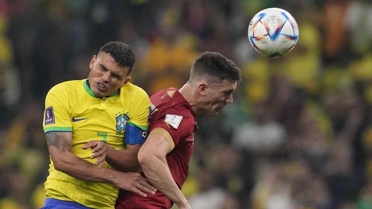 vlahovic vs Thiago Silva - foto LaPresse