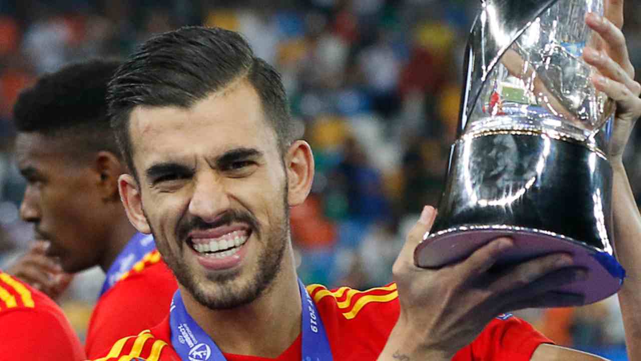 Ceballos con coppa foto LaPresse