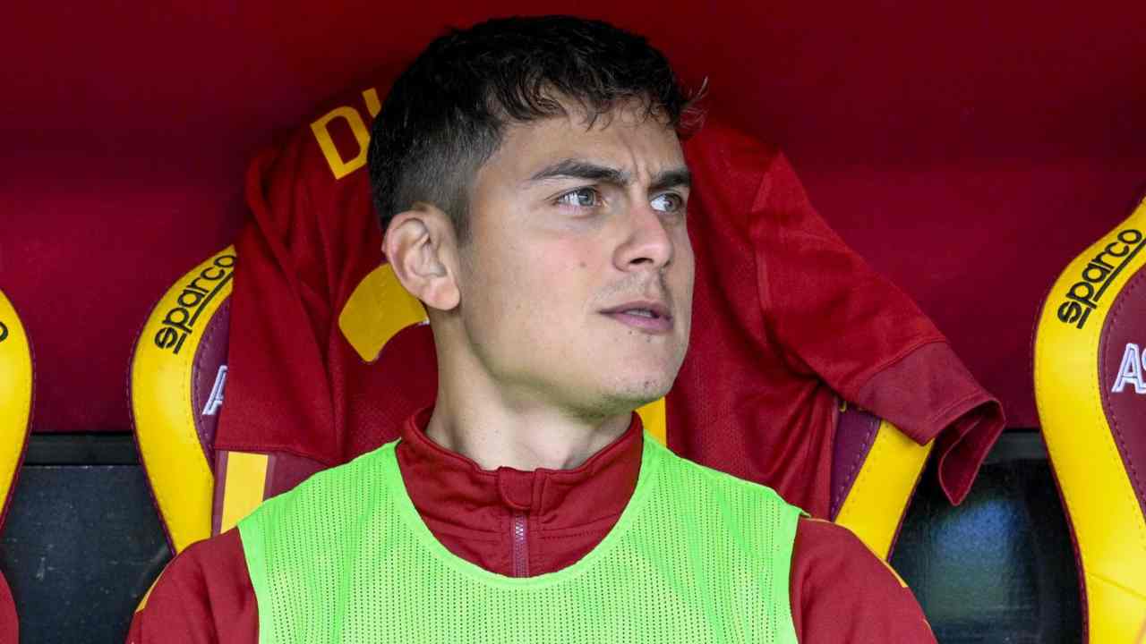 dybala in panchina foto LaPresse