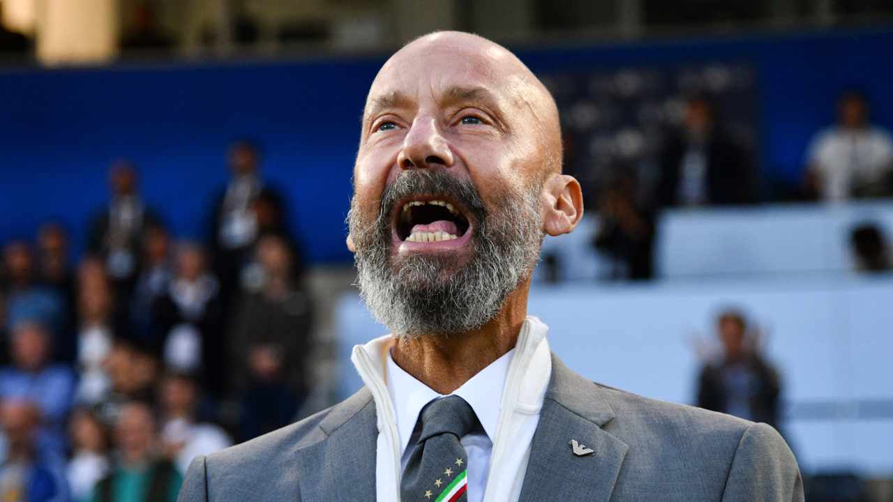 vialli canta foto LaPresse