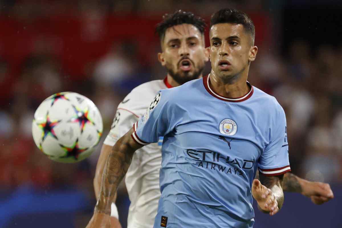 Cancelo tentato dall'offerta italiana 