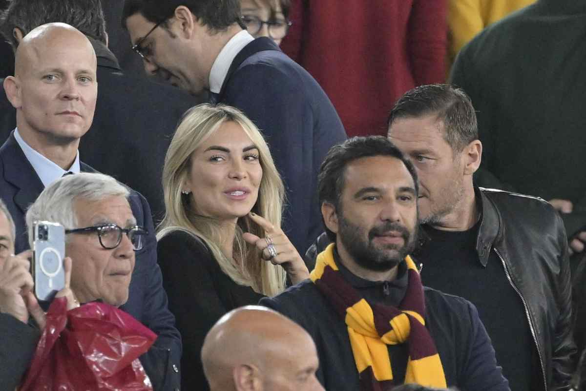 Totti e Noemi felici