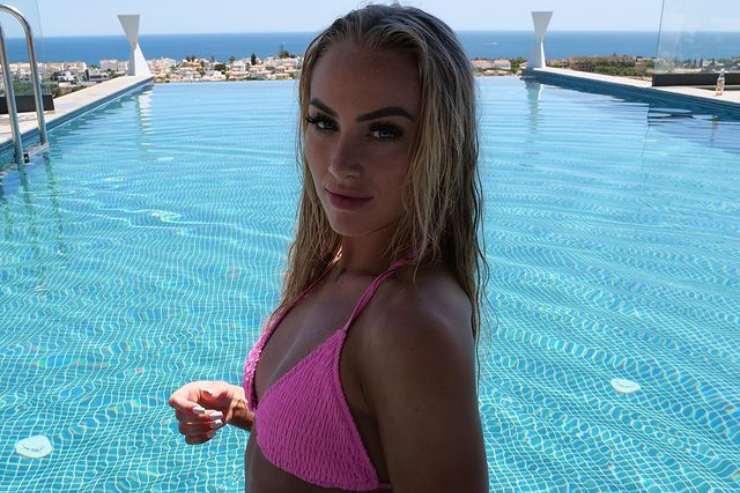 Alisha Lehmann, bikini manda Instagram in tilt