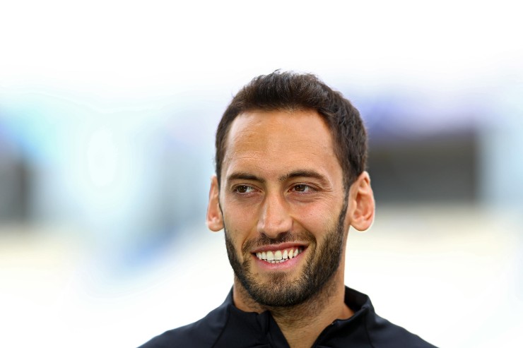 Calhanoglu al Barcellona