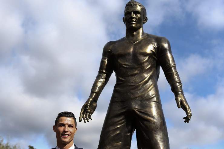 La statua di Ronaldo porta fortuna