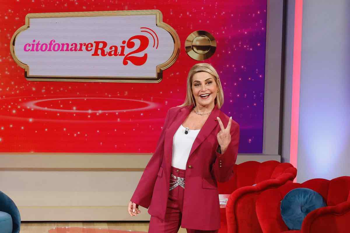 Simona Ventura esce allo scoperto su Barbara D'Urso