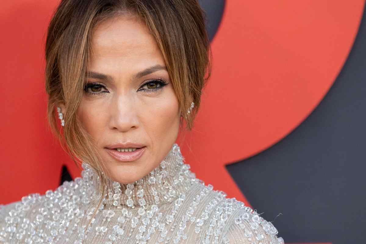 Jennifer Lopez lascia senza fiato i fan
