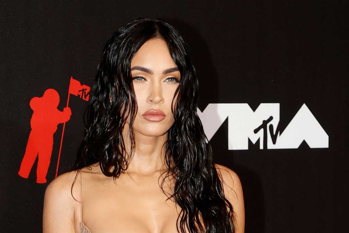 Megan Fox, il vestito è trasparente