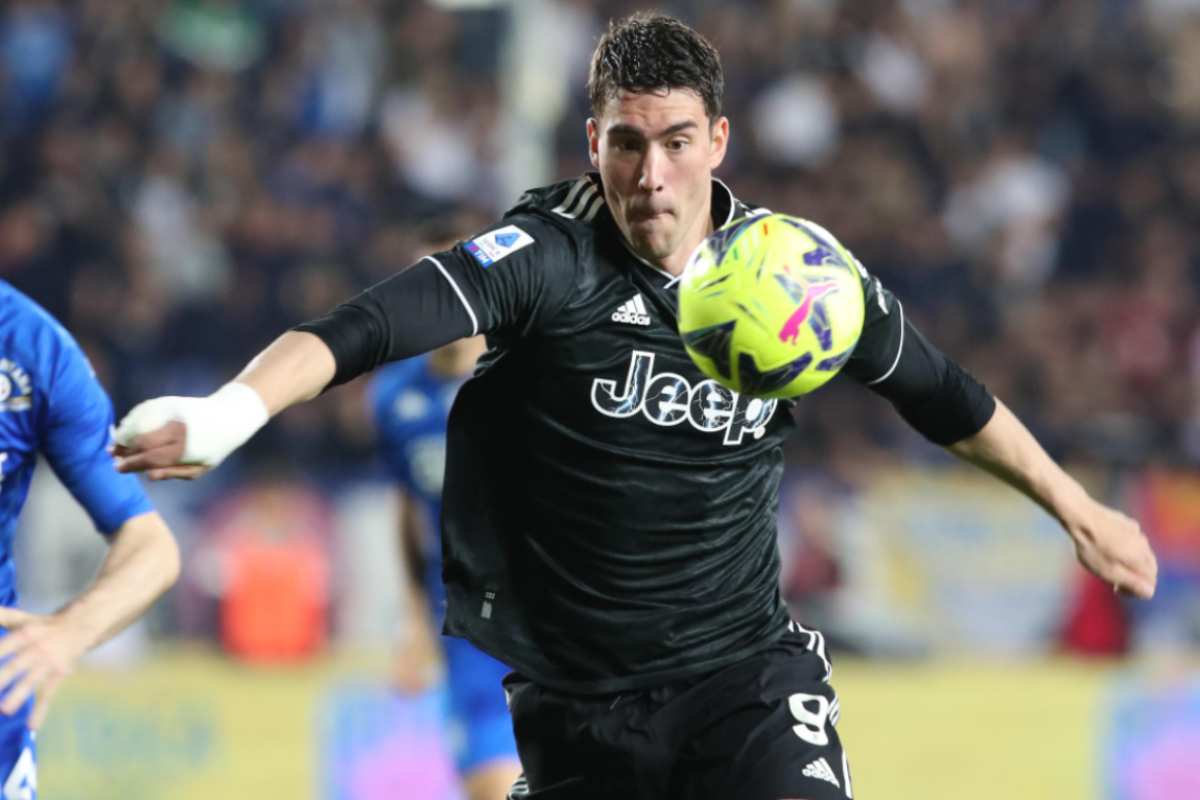 Vlahovic a sorpresa, resta alla Juve?