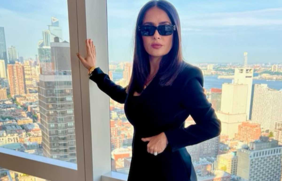 Salma Hayek è bollente