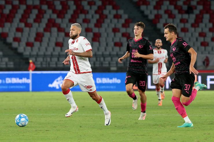 Jeremy Menez con la maglia del Bari