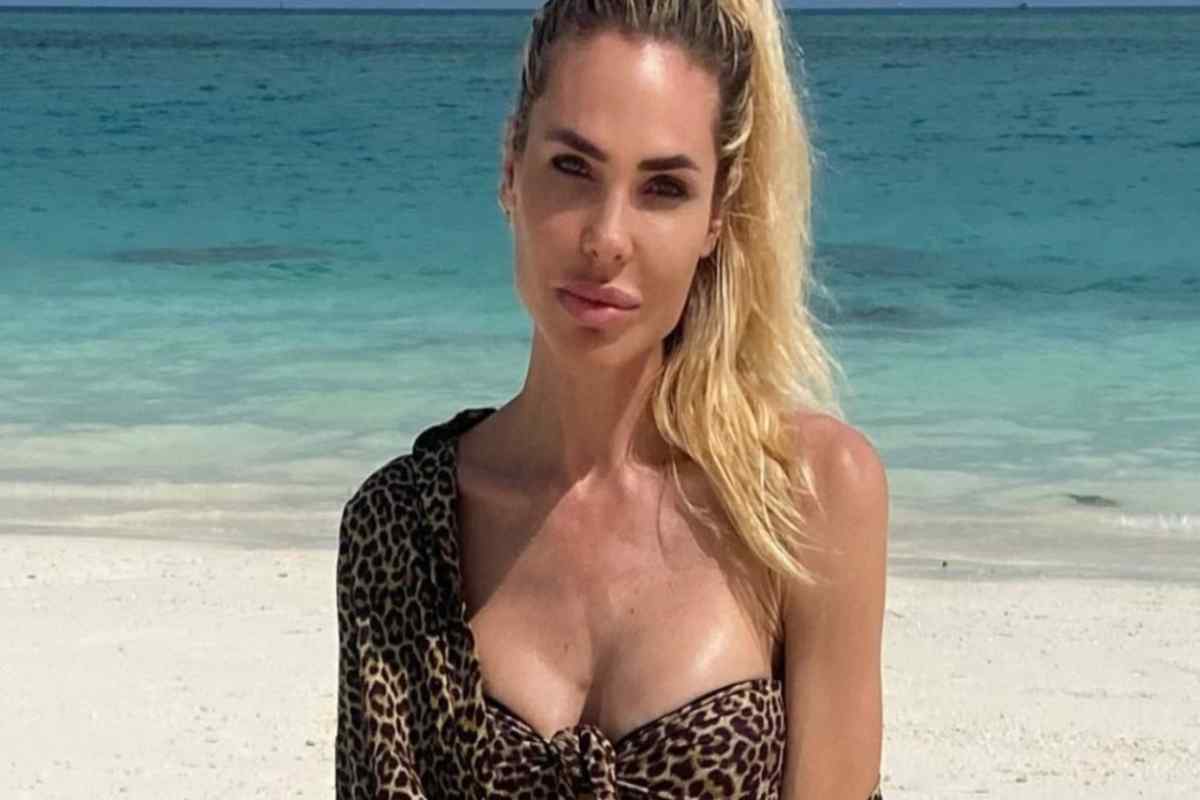 Ilary Blasi vacanza