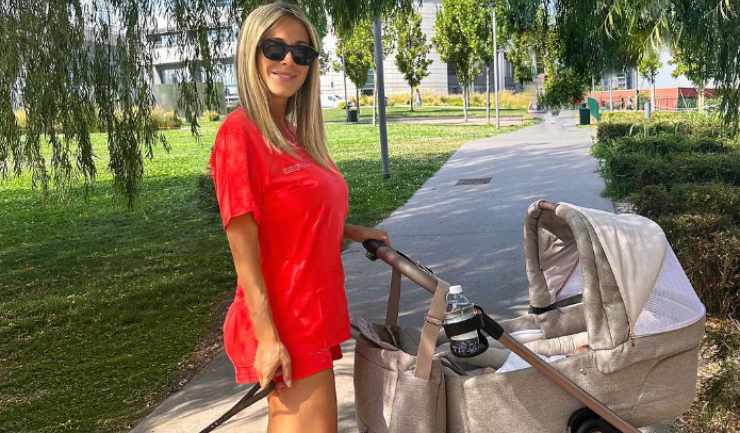 Diletta Leotta a spasso con la figlia