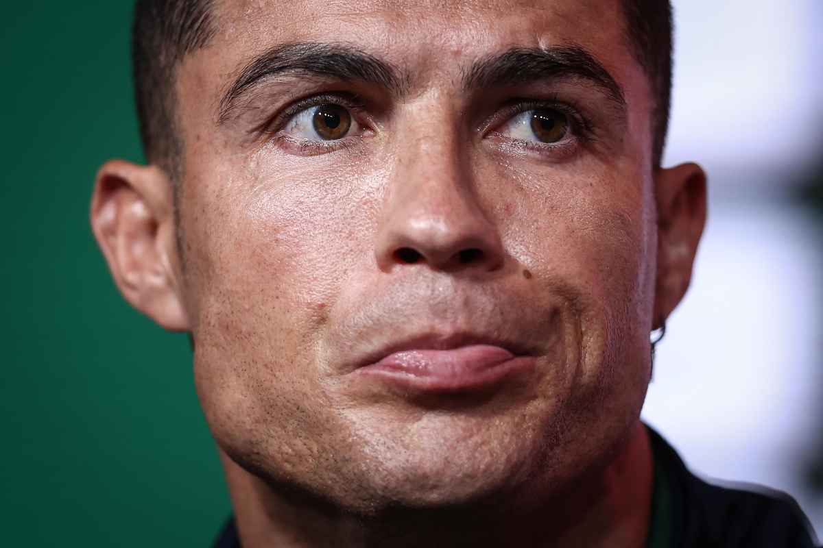 L'incontro tra Ronaldo e una bimba non vedente fa piangere tutti