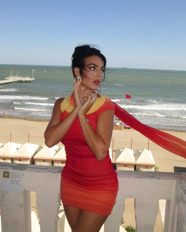 Georgina Rodriguez è la più bella al Festival del Cinema di Venezia