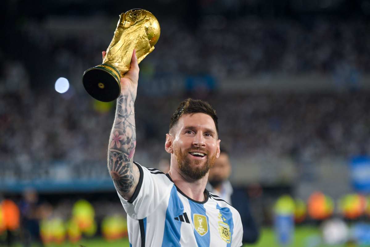 "Messi doveva vincere il Mondiale": van Gaal va all'attacco della FIFA