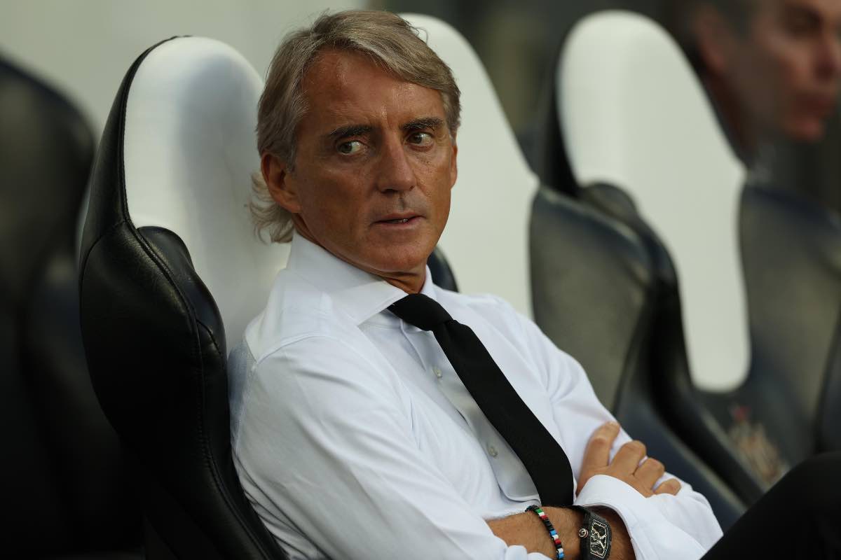 Roberto Mancini in Italia per un'inaugurazione