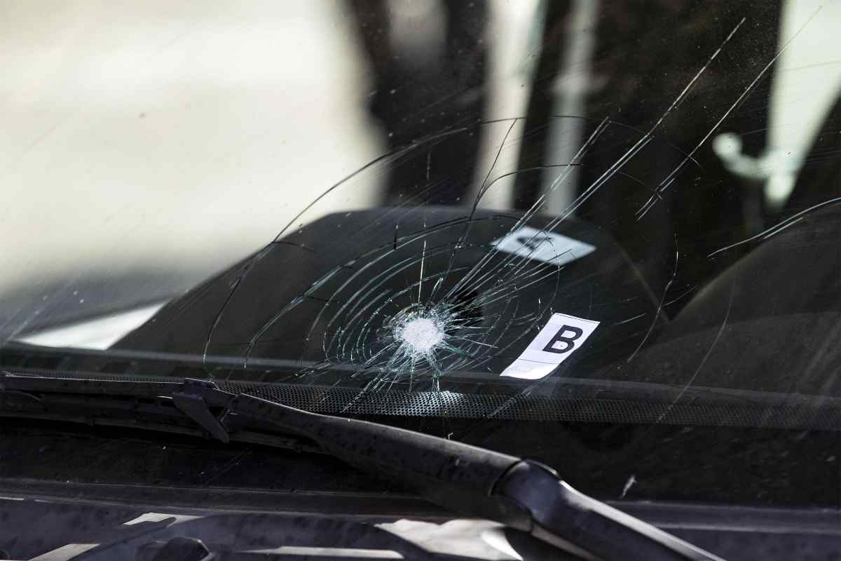 Colpi di pistola contro auto ex bianconero rescinde il contratto