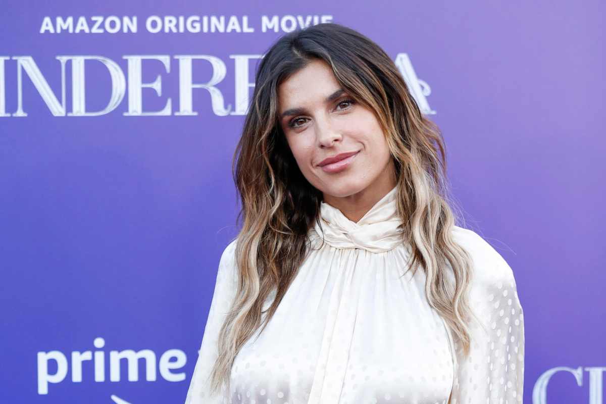 Elisabetta Canalis, il primo piano manda in estasi i fan