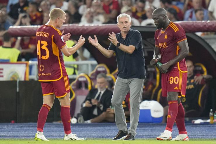 Roma, contro il Cagliari si decide il destino di Mourinho