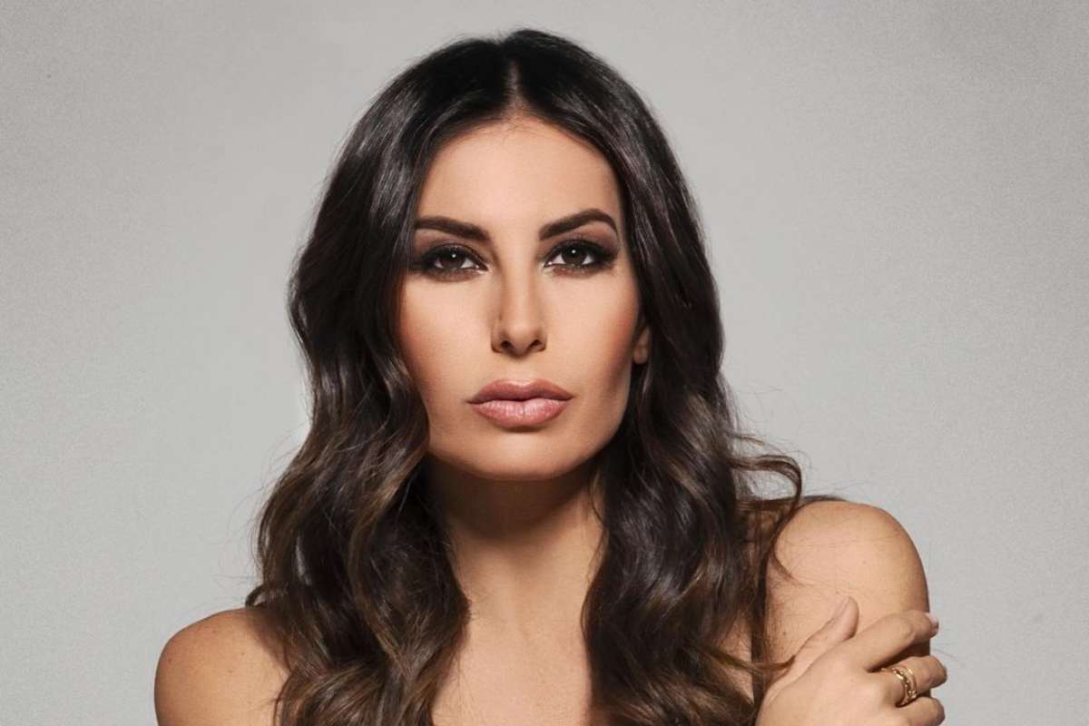 Elisabetta Gregoraci minigonna inesistente